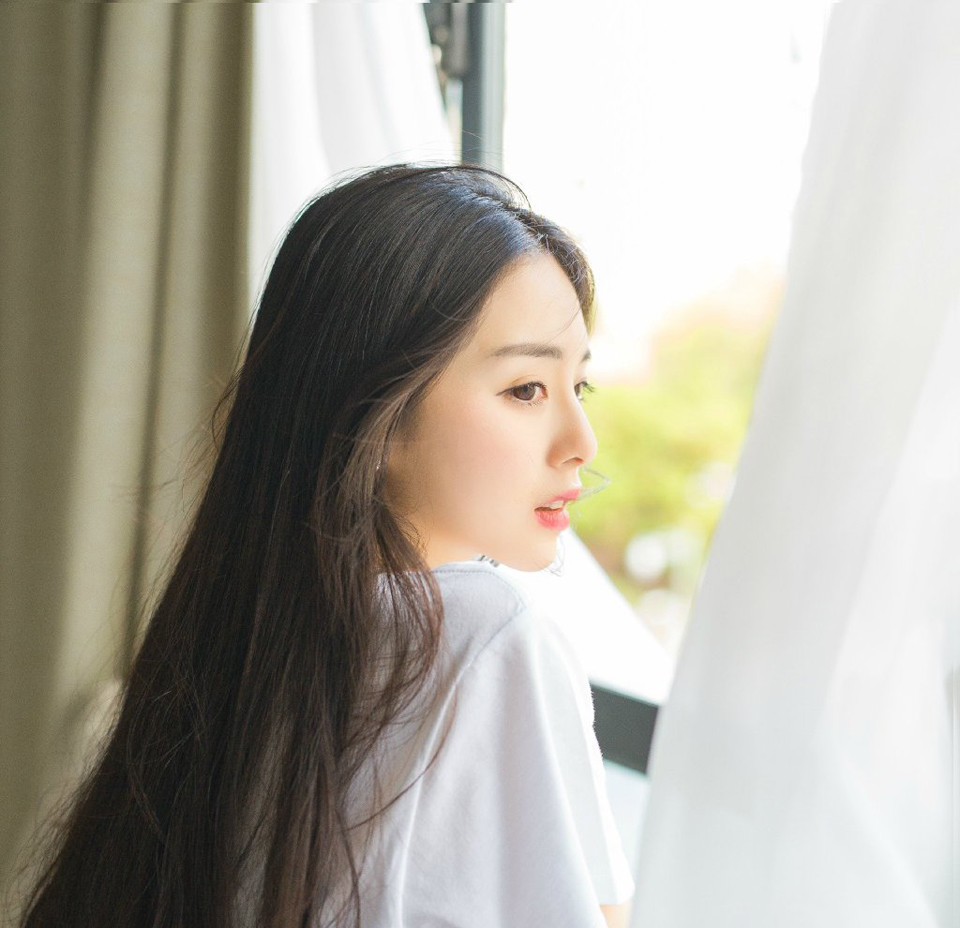 “老爷，有什么吩咐？”管家有些战战兢兢地看着面色难看的刘璝。